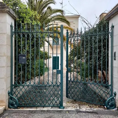 Apartamento Giardino A Mare Bari Exterior foto