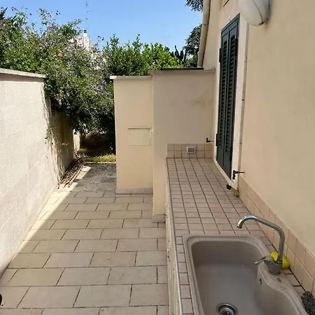 Apartamento Giardino A Mare Bari Exterior foto
