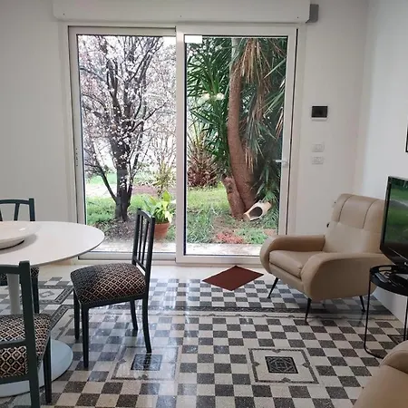 Apartamento Giardino A Mare Bari Exterior foto